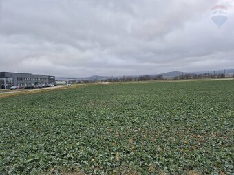Predáj pozemku v priemyselnom parku Topoľčany 4500 m2 - 4