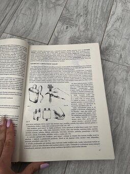 Atlas liečivých rastlín a lesných plodov - Kresánek J. - 4