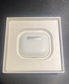 Airpods 3 - 4
