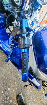 Yamaha R6 - 4