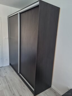 Nadštandardná ROLLDOR šatníková skriňa 200cm dekor Dub Wenge - 4