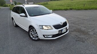 Škoda OCTAVIA Combi 2.0 TDI xenon - 4