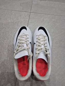 Halové futbalove tenisky Nike č.37,5 - 4