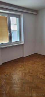 Predám 2. izbový byt v centre Trebišova - 4