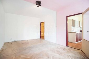Veľký 2-izbový byt s balkónom v širšom centre, Nové... - 4