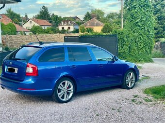 ŠKODA OCTAVIA 2 RS DSG 2,0 tdi 125 kw Race Blue WEBASTO - 4