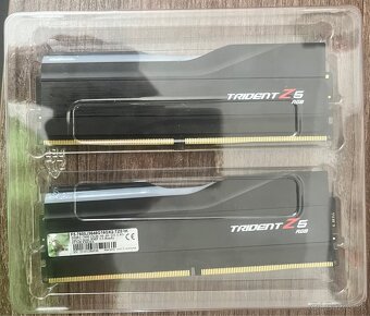 G.SKILL 32GB KIT DDR5 7600MHz CL36 Trident Z5 RGB Black - 4
