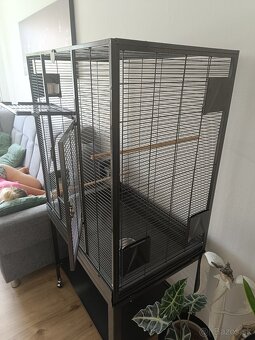 Predám uplne novú klietku pre papagaje - 4