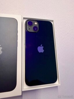 Predám iPhone 13 vo farbe Midnight 128 G - 4