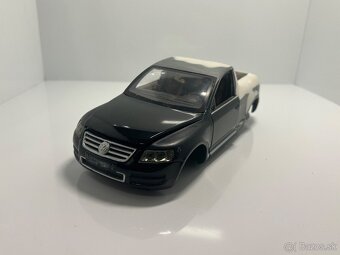 Modely aut 1:18 na diely/prerábku - 4