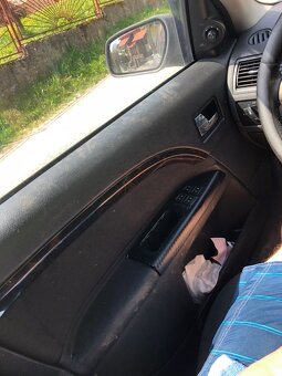 Mondeo 2.2 Tdci 2005 (rezervované) - 4