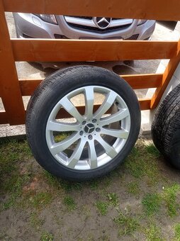 Letná sada Mercedes R19. - 4
