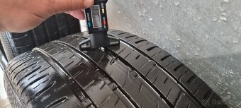 Predám 2xletné pneumatiky Barum 215/45 r17,dezent 6mm - 4