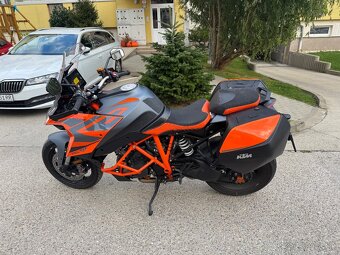 KTM Super Duke GT - 4
