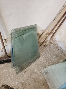 Multicar M25 bočné sklo zadne sklo - 4