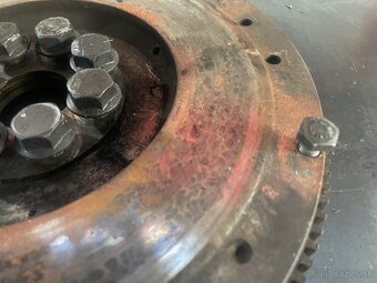 M20 zotrvačnik aj so starterom - 4