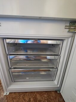 Vstavaná chladnička Whirlpool - 4