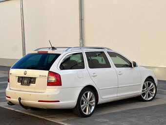 Skoda Octavia Combi 2.0TDI CR RS dsg - 4