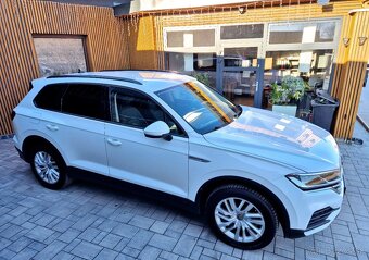 VW TOUAREG rok.2021 /3.0 V6 TDI /170 KW /4x4 -aut / DPH - 4