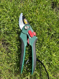 Gardena & Fiskars záhradné nožnice - 4