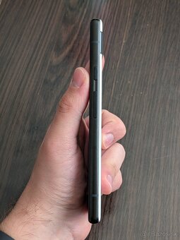 PREDÁM GOOGLE PIXEL 6A | Čierny+ Biely DBRAND skin 128GB - 4