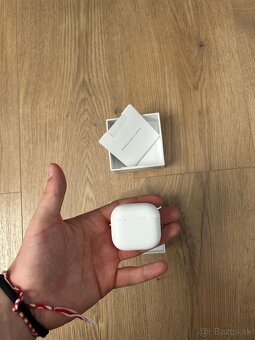 AirPods 4 s aktívnym potláčaním zvuku (ANC) - v záruke - 4