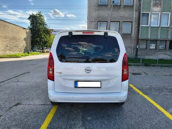 2021_Opel Combo Life DIESEL_BOHATÁ VÝBAVA_5 miest_1.maj SR_ - 4