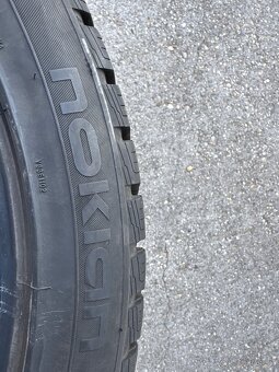 Predám zimné 2ks 255/40 R19 NOKIAN - 4
