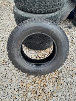 Pneu 235/60R16 - 4