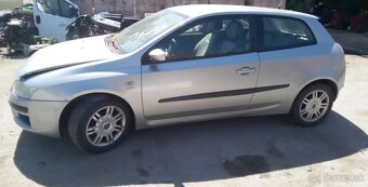 Fiat Stilo 1,6i 76kw kód:182B6000 - 4
