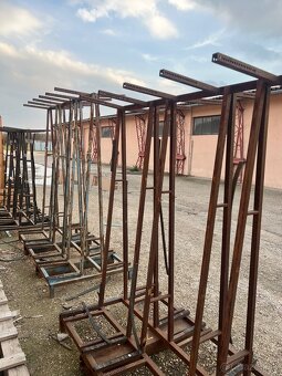 Stojan na sklá alebo okná. - 4