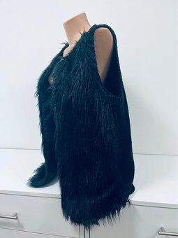 Štýlová čierna chlpatá vesta H&M vel M - 4