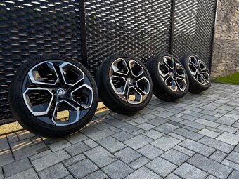 R19 Skoda Octavia RS nové elektróny komplet letná sada - 4