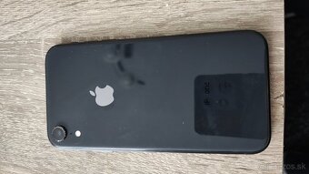 Iphone xr - 4