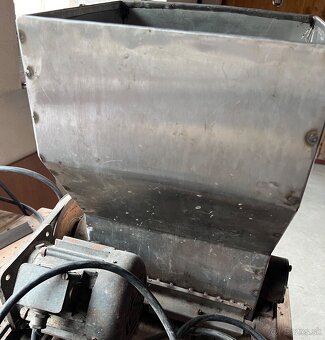 Elektricky nerezovy mlyncek - 4