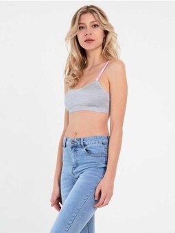 Šedá podprsenka - 4