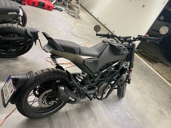 Husqvarna Svartpilen 401 - 4