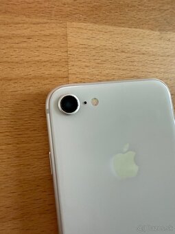 Apple iPhone 8, Silver, 64GB - 4