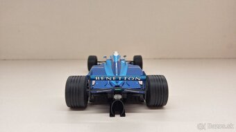 1:18 F1 BENETTON B197 - 4