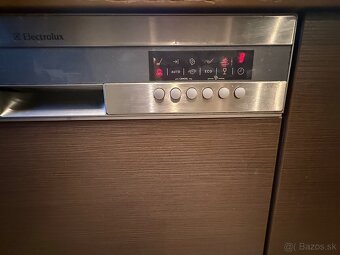 Umývačka riadu Electrolux ESI65010X - 4