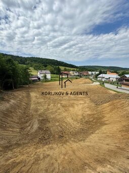 PREDAJ, Stavebné pozemky Gruzovce, 5 min do HE - 4