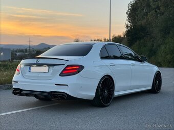 Mercedes-Benz E220d 4Matic AMG Line - 4