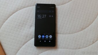 Predám Sony Xperia XZ2 Compact - 4