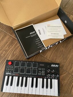 Predám Akai MPK Mini PLAY - 4