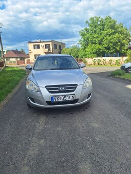 Predám kia ceed 1.6 crdi rok 2008 - 4