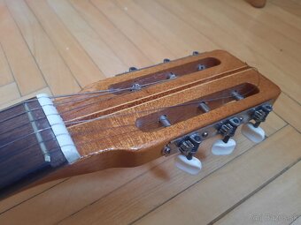 Gitara Univox - 4