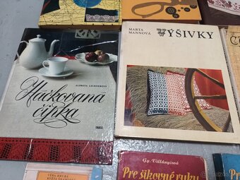 knihy o vyšívaní, výšivkách, ručné práce, kroj - 4