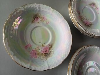 Porcelánové čajové šálky a tanieriky s perleťovým vzorom. - 4