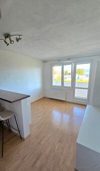 Slnečný 2-izbový byt na Ľadovni - 4