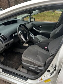 Toyota prius hybrid (2010) - 4